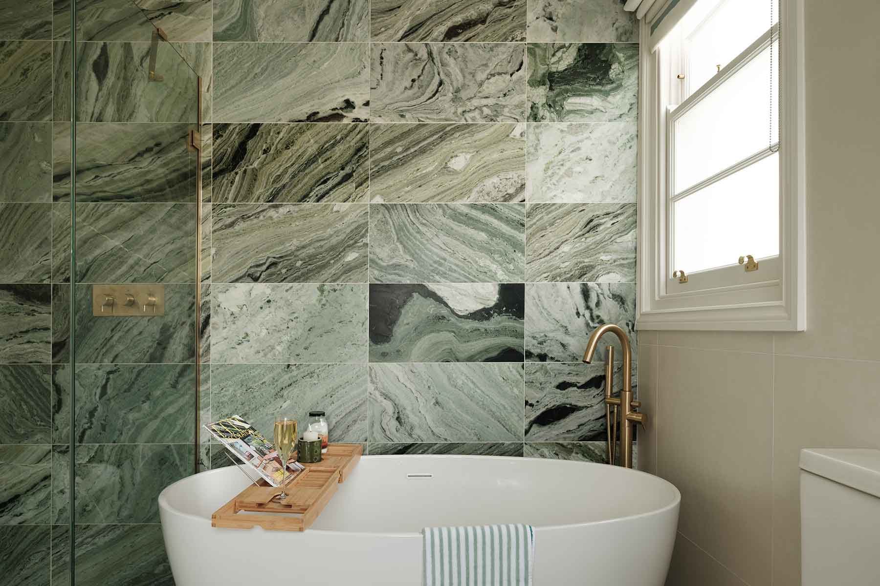 redland-family-home-master-bathroom-tub-ivywell-interiors